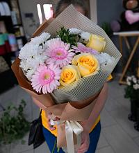 Букет цветов из:  Герберы, Розы и Хризантемы в Мельниково