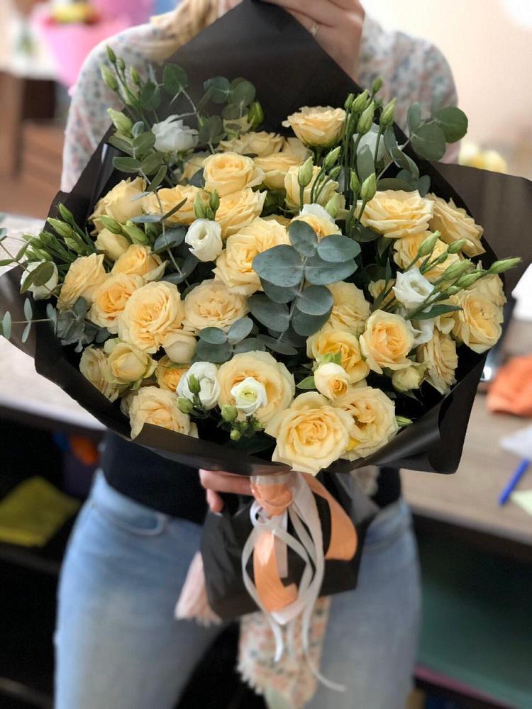 Букет цветов из: Розы и Лизиантусы в Мельниково