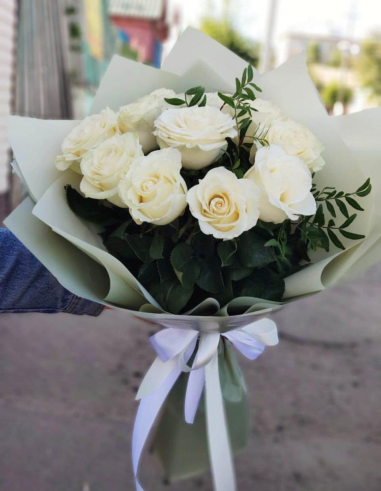Букет Белые розы Проуд в Мельниково