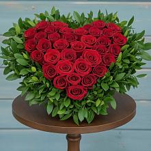 Цветочная композиция из Розы в виде сердца в Мельниково