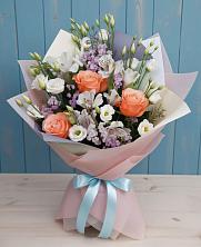 Букет цветов из:  Лизиантусы, Розы, Альстромерии и Гипсофила в Мельниково