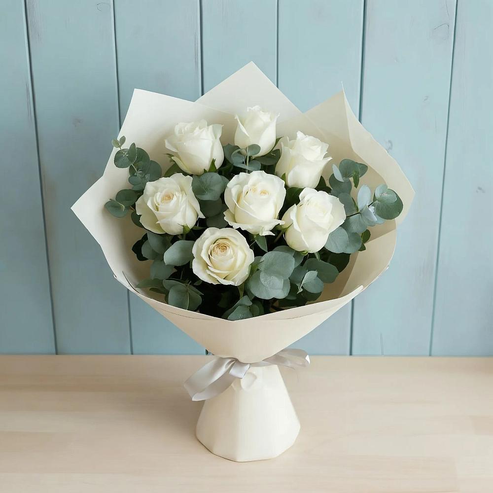 Букет Белые розы в Эвкалипте в Мельниково