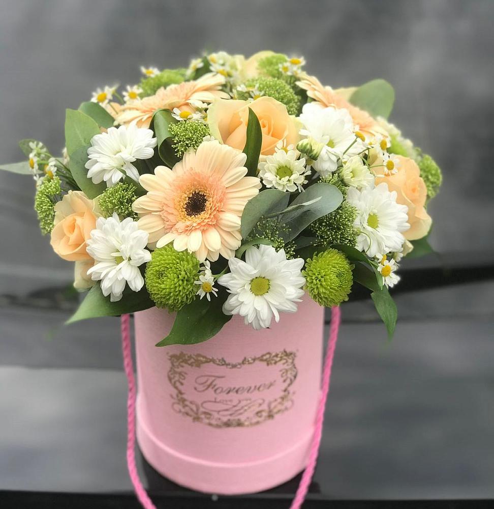 Цветочная композиция из Розы, Герберы и Хризантемы в шляпной коробке в Мельниково