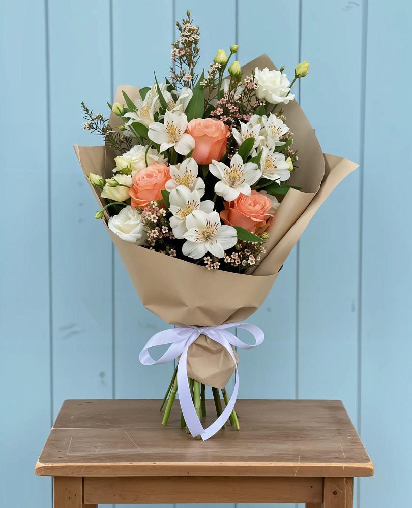 Букет цветов из: Альстромерии, Лизиантусы, Розы и Хризантемы в Мельниково