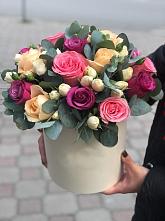 Цветочная композиция из Розы в шляпной коробке в Мельниково